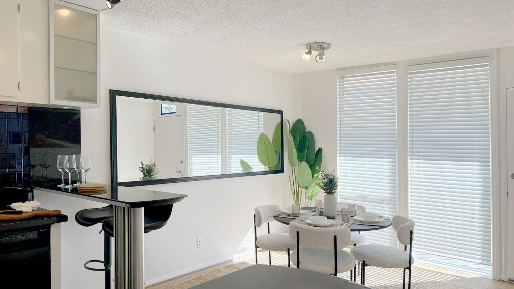 Apartment Coastal Retreat Steps From The Santa Monica Los Angeles