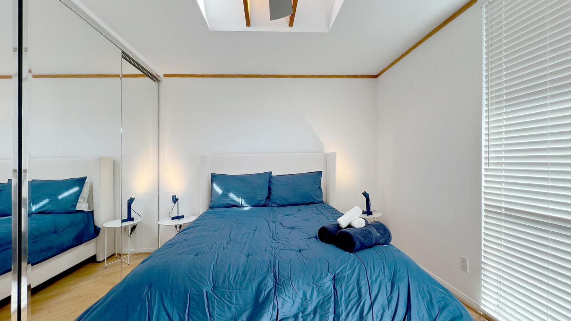 Coastal Retreat Steps From The Santa Monica Los Angeles